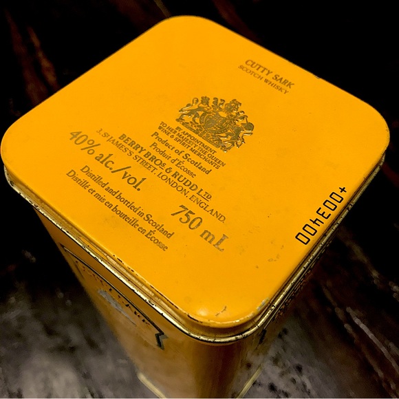 Collectible Whisky Tin - Picture 3 of 10